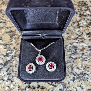 Red set of earrings and necklace